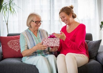 21 Useful Gift Ideas for Seniors